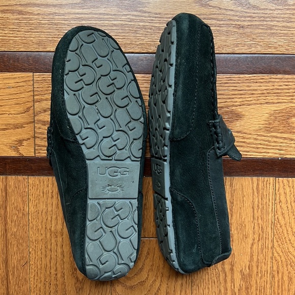 Black suede UGG slippers - Picture 2 of 4